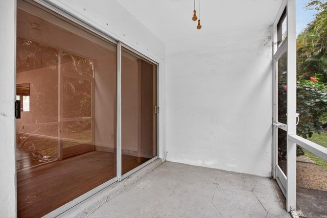 2115 NE 42nd Court 103, Lighthouse Point, FL 33064