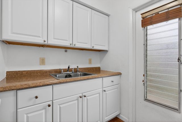 2115 NE 42nd Court 103, Lighthouse Point, FL 33064