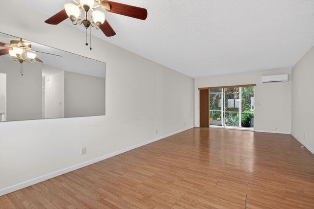 2115 NE 42nd Court 103, Lighthouse Point, FL 33064