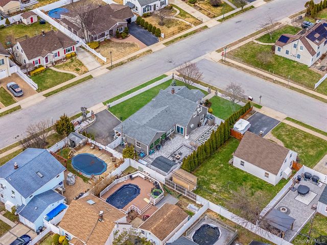 2 Drake Lane, Levittown, NY 11756