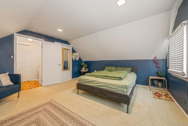 2 Drake Lane, Levittown, NY 11756