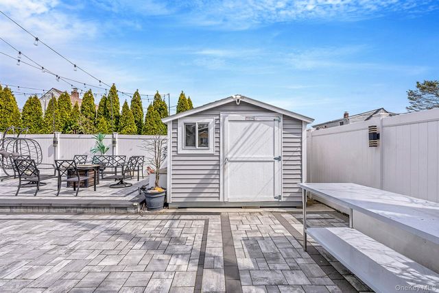 2 Drake Lane, Levittown, NY 11756