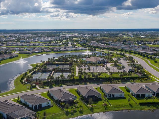 18349 CROPSIDE TRAIL, Lakewood Ranch, FL 34211