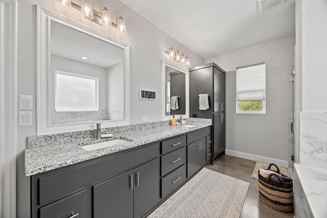 335 Turkey Tree RD, Spicewood, TX 78669