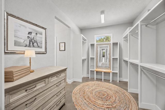 335 Turkey Tree RD, Spicewood, TX 78669