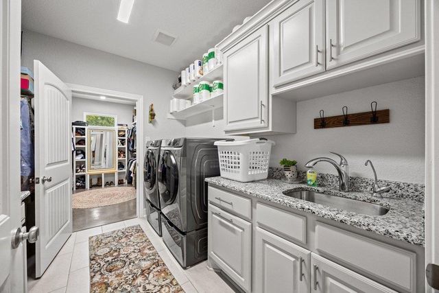 335 Turkey Tree RD, Spicewood, TX 78669