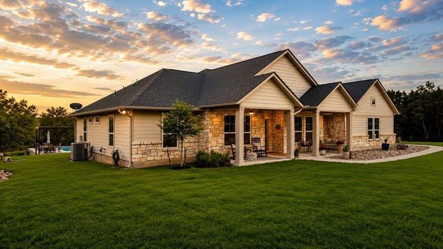 335 Turkey Tree RD, Spicewood, TX 78669