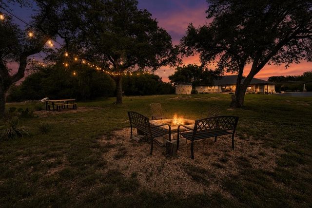 335 Turkey Tree RD, Spicewood, TX 78669