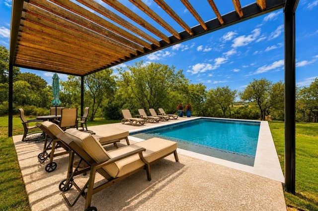 335 Turkey Tree RD, Spicewood, TX 78669