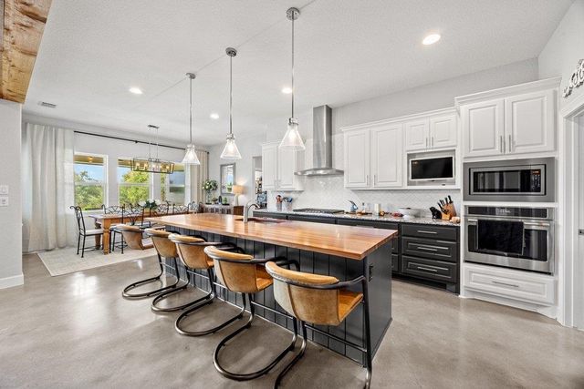 335 Turkey Tree RD, Spicewood, TX 78669