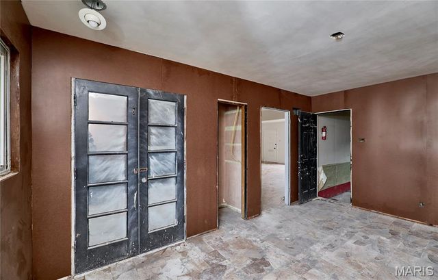 8641 Mayflower Court, St Louis, MO 63132