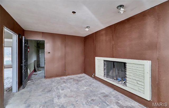 8641 Mayflower Court, St Louis, MO 63132