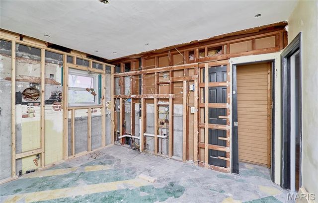 8641 Mayflower Court, St Louis, MO 63132