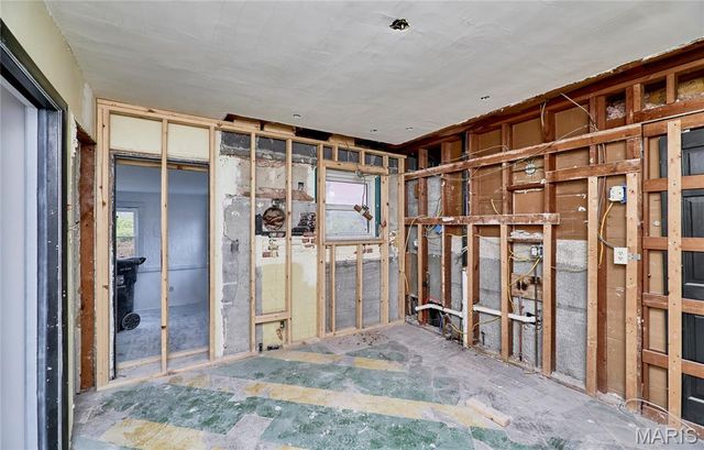 8641 Mayflower Court, St Louis, MO 63132