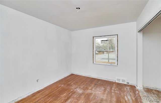 8641 Mayflower Court, St Louis, MO 63132