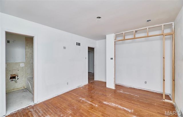 8641 Mayflower Court, St Louis, MO 63132