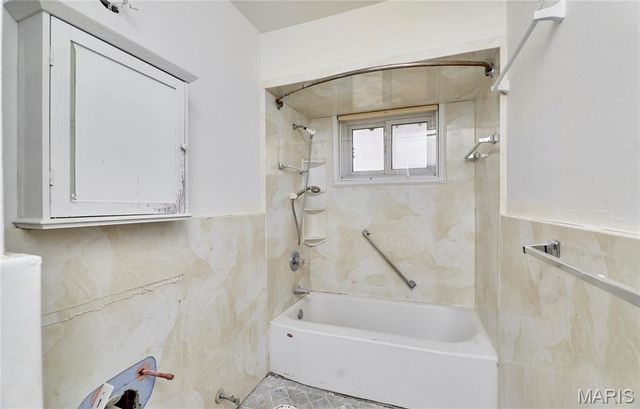 8641 Mayflower Court, St Louis, MO 63132