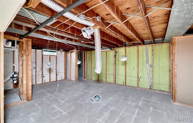 8641 Mayflower Court, St Louis, MO 63132