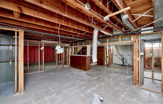 8641 Mayflower Court, St Louis, MO 63132