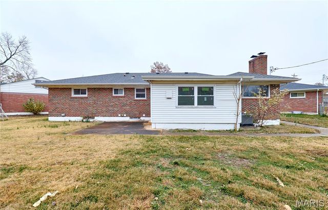 8641 Mayflower Court, St Louis, MO 63132