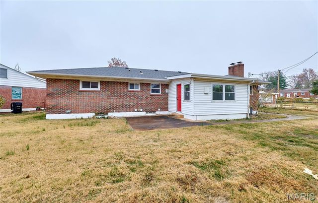 8641 Mayflower Court, St Louis, MO 63132