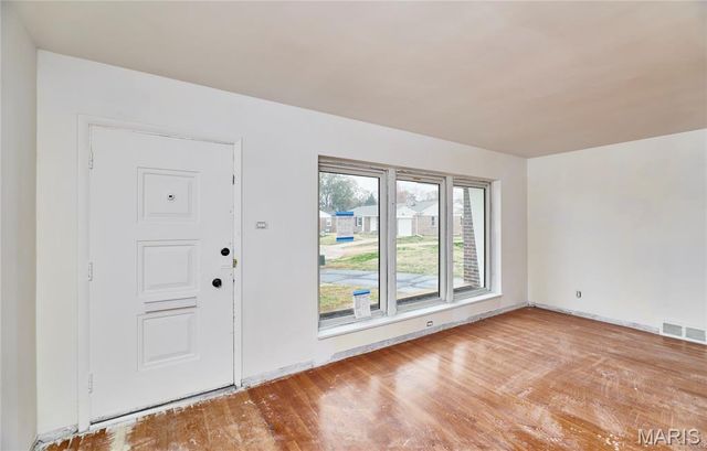 8641 Mayflower Court, St Louis, MO 63132