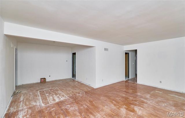 8641 Mayflower Court, St Louis, MO 63132