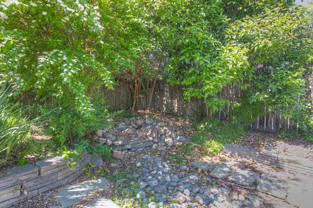 8057 Butternut Dr, Citrus Heights, CA 95621