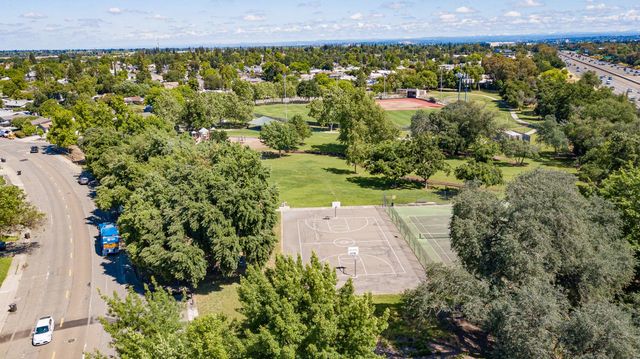 8057 Butternut Dr, Citrus Heights, CA 95621