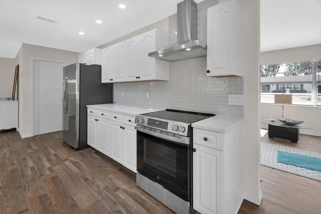 1007 CRESCENT PARKWAY, Deland, FL 32724