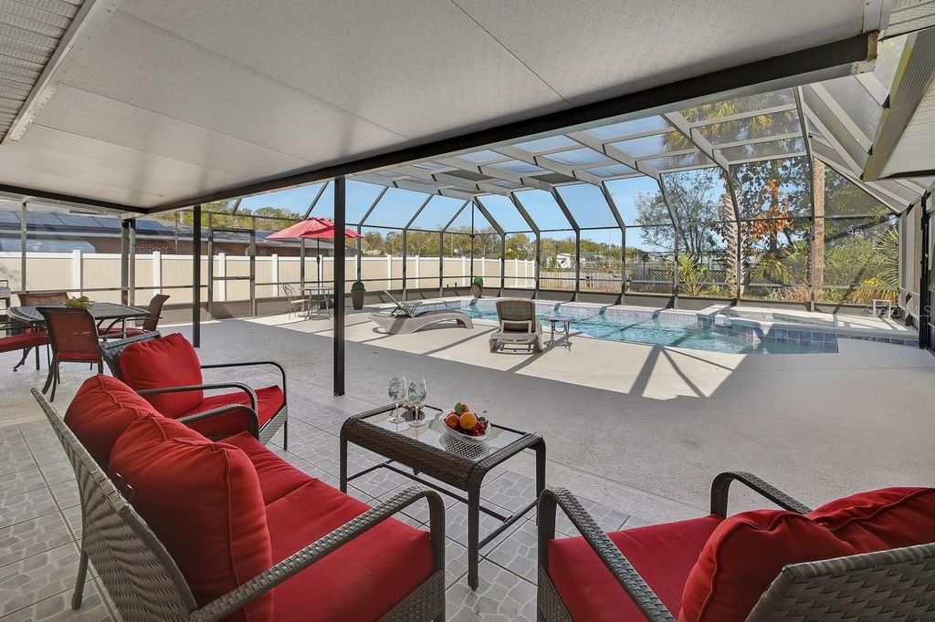 Image 2 of property listing at 1007 CRESCENT PARKWAY, Deland, FL 32724