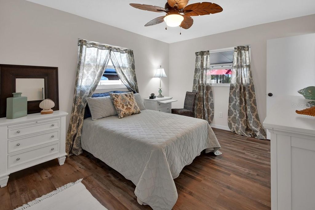 Image 17 of property listing at 1007 CRESCENT PARKWAY, Deland, FL 32724