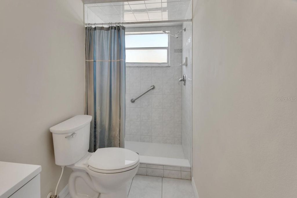 Image 20 of property listing at 1007 CRESCENT PARKWAY, Deland, FL 32724