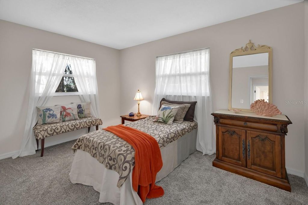 Image 22 of property listing at 1007 CRESCENT PARKWAY, Deland, FL 32724