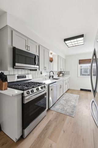 451 23rd Street NW, Cedar Rapids, IA 52405