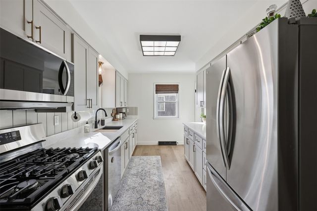 451 23rd Street NW, Cedar Rapids, IA 52405