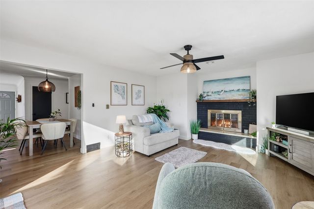 451 23rd Street NW, Cedar Rapids, IA 52405