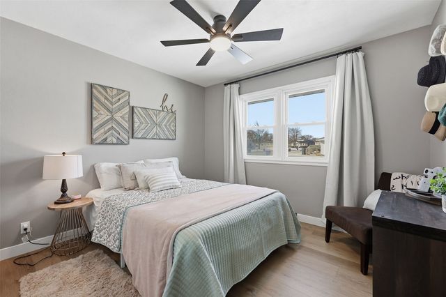 451 23rd Street NW, Cedar Rapids, IA 52405