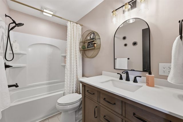 451 23rd Street NW, Cedar Rapids, IA 52405