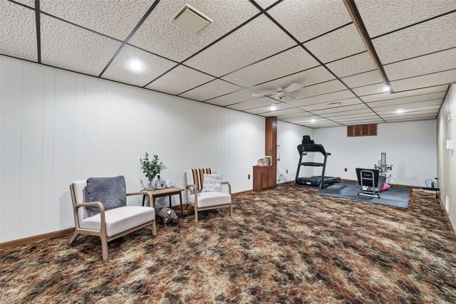 451 23rd Street NW, Cedar Rapids, IA 52405