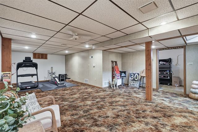 451 23rd Street NW, Cedar Rapids, IA 52405