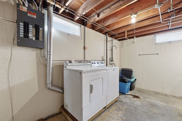 451 23rd Street NW, Cedar Rapids, IA 52405