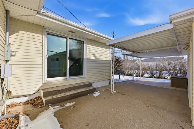 451 23rd Street NW, Cedar Rapids, IA 52405