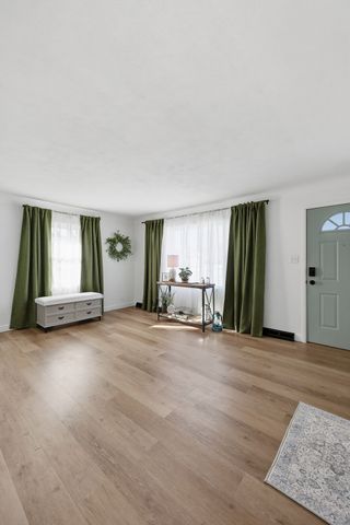 451 23rd Street NW, Cedar Rapids, IA 52405