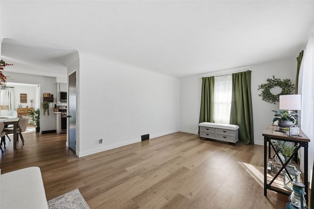 451 23rd Street NW, Cedar Rapids, IA 52405