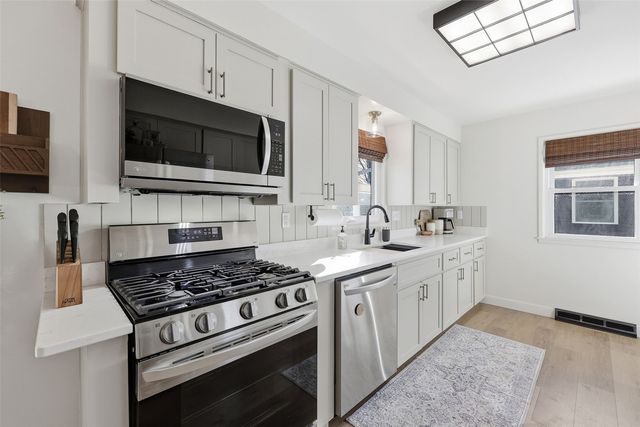 451 23rd Street NW, Cedar Rapids, IA 52405