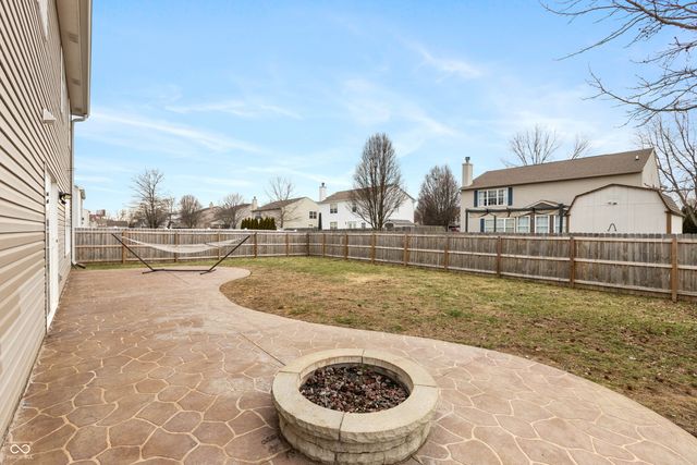 502 Acorn Drive, Whiteland, IN 46184