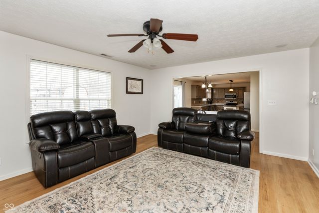 502 Acorn Drive, Whiteland, IN 46184