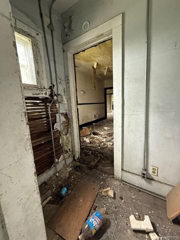 2052 Clairmount Street, Detroit, MI 48206