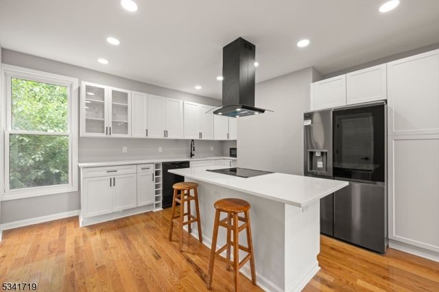 299 Halladay St, Jersey City, NJ 07304